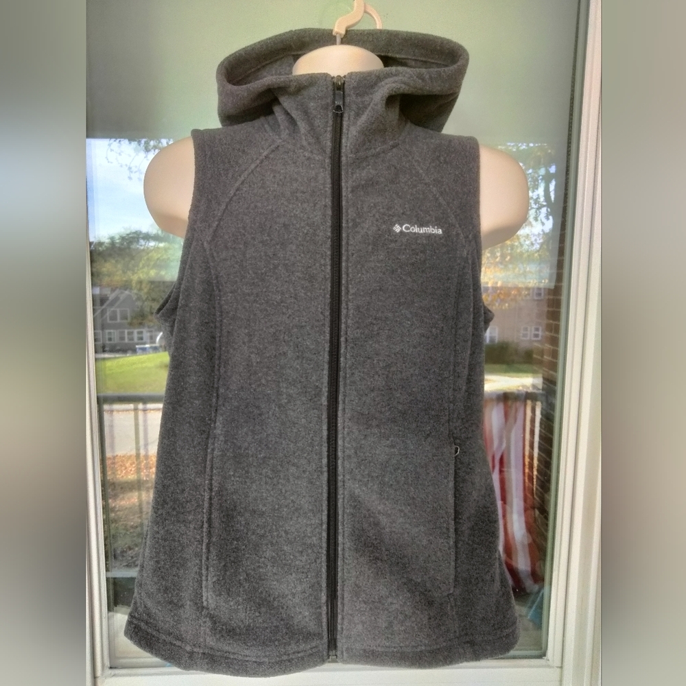 Women's "Columbia Sportswear" Dark Gray 100% Poly Fleece Hooded Vest. Size M.